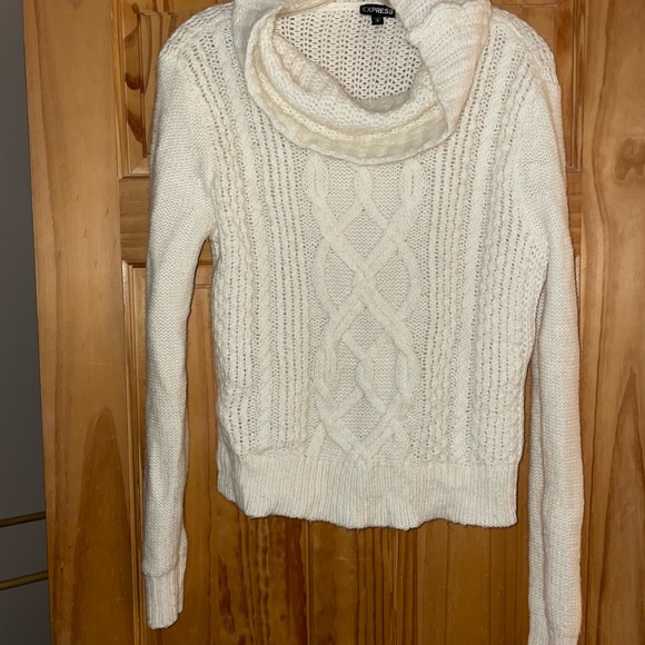 Express Sweaters - Express Ivory Cable Knit Turtleneck Sweater